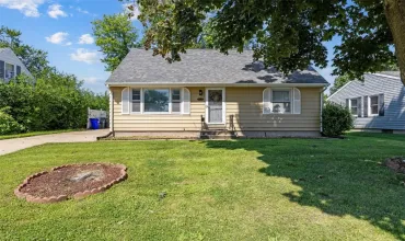 4 Bedrooms Bedrooms, 0 ,2 BathroomsBathrooms,Residential,2426 Deborah, Cedar Rapids, Iowa 52404,2506604