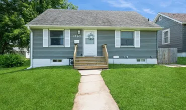3 Bedrooms Bedrooms, 0 ,2 BathroomsBathrooms,Residential,1267 18th, Cedar Rapids, Iowa 52404,2506617