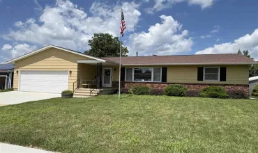 3 Bedrooms Bedrooms, 0 ,3 BathroomsBathrooms,Residential,2600 28Th Ave, Marion, Iowa 52302,202505016
