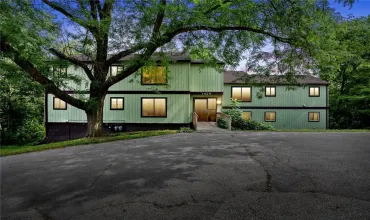 2 Bedrooms Bedrooms, 4 Rooms Rooms,1 BathroomBathrooms,Residential,1429 Edgewood, 12, Cedar Rapids, Iowa 52405,2506804