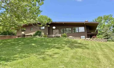 4 Bedrooms Bedrooms, 0 ,3 BathroomsBathrooms,Residential,2917 Hwy 22, Muscatine, Iowa 52761,202505058