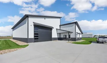 0 , 0 ,0,Commercial Sale,530 Aircom Drive, 4, Marion, Iowa 52302,202505055