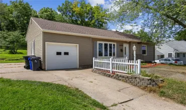 4 Bedrooms Bedrooms, 0 ,1 BathroomBathrooms,Residential,2174 chandler, Cedar Rapids, Iowa 52404,2506859
