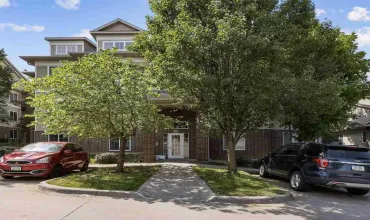 2 Bedrooms Bedrooms, 0 ,2 BathroomsBathrooms,Residential,1848 Benton St, 101, Iowa City, Iowa 52246,202505107