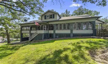 4 Bedrooms Bedrooms, 0 ,3 BathroomsBathrooms,Residential,901 11th St, Muscatine, Iowa 52761,202505108