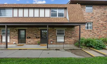 2 Bedrooms Bedrooms, 0 ,1 BathroomBathrooms,Residential,1202 21st Ave Pl, Coralville, Iowa 52241,202505159