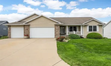 5 Bedrooms Bedrooms, 8 Rooms Rooms,3 BathroomsBathrooms,Residential,110 Driftwood, Palo, Iowa 52324,2507006