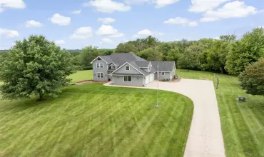 5 Bedrooms Bedrooms, 0 ,3 BathroomsBathrooms,Residential,1847 Pinebrook Ct NE, Solon, Iowa 52333,202505197
